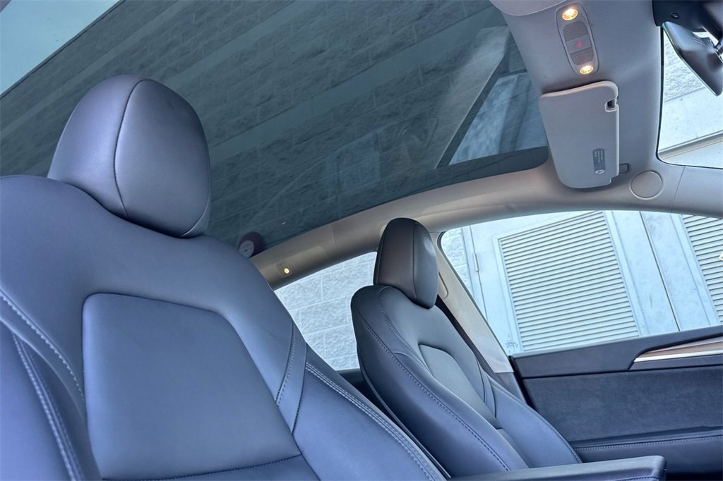 Used 2024 Tesla Model Y 2WD image 16