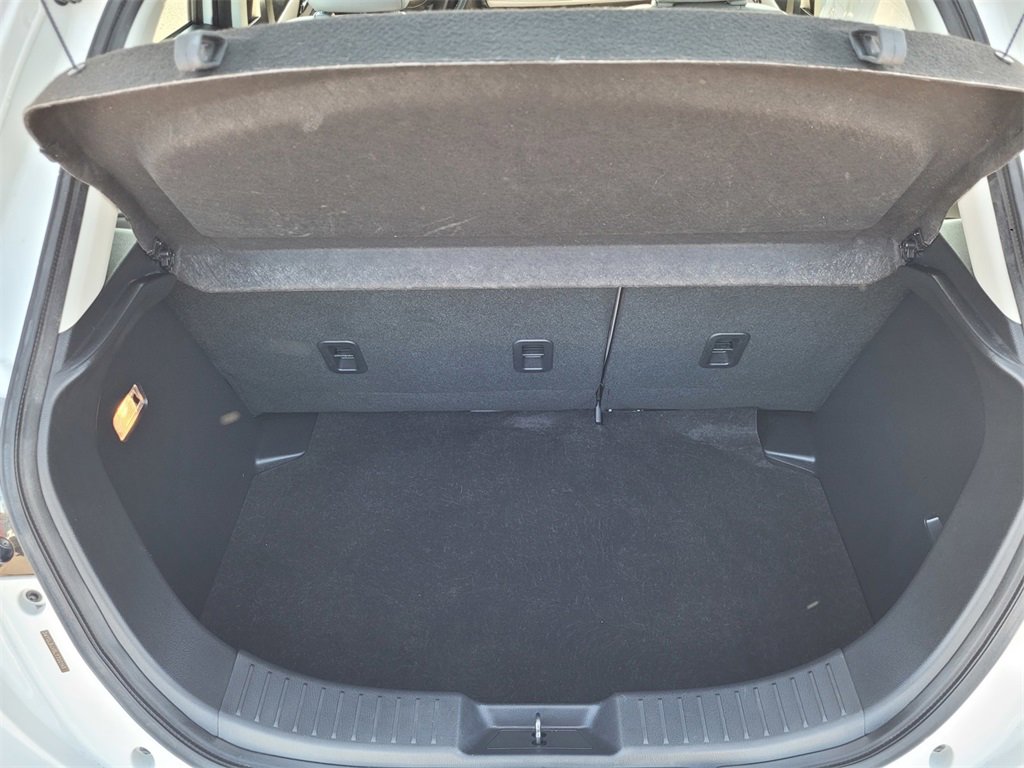 Used 2020 Toyota Yaris XLE image 8