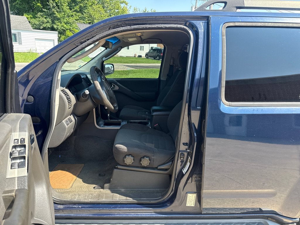 Used 2008 Nissan Pathfinder S AWD/4WD image 10