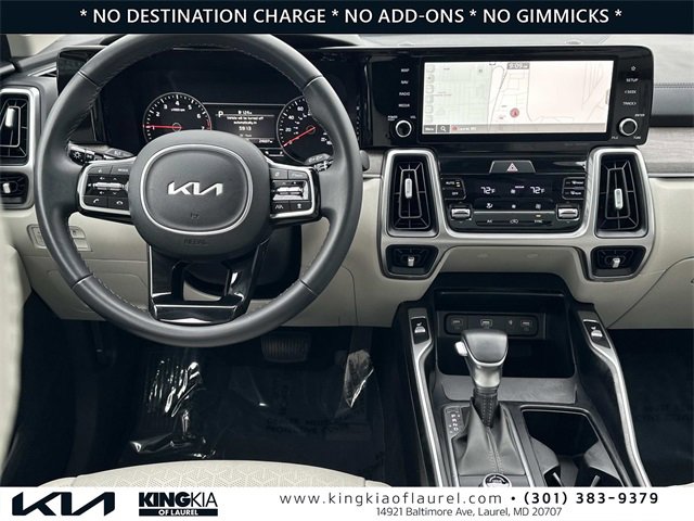 Used 2023 Kia Sorento EX w/ Panoramic Sunroof Package image 2