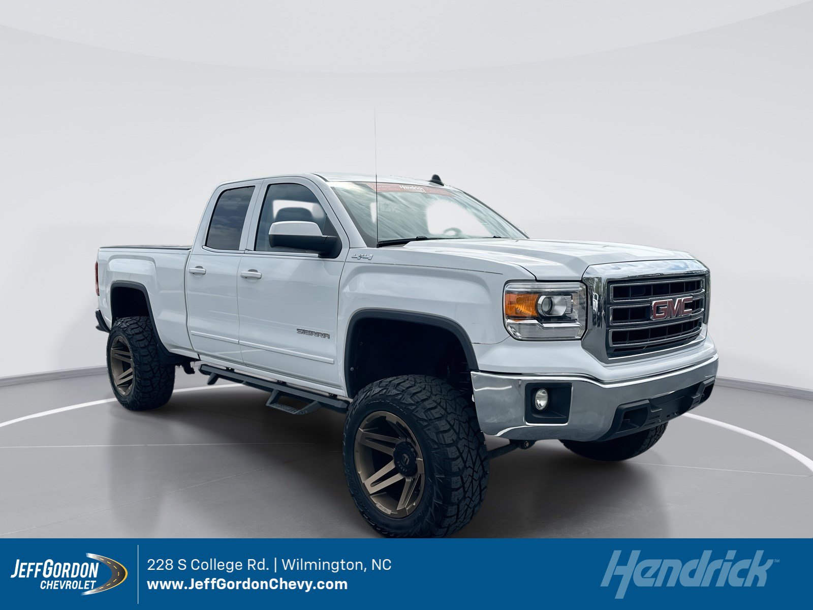 Used 2015 GMC Sierra 1500 SLE w/ SLE Value Package image 1
