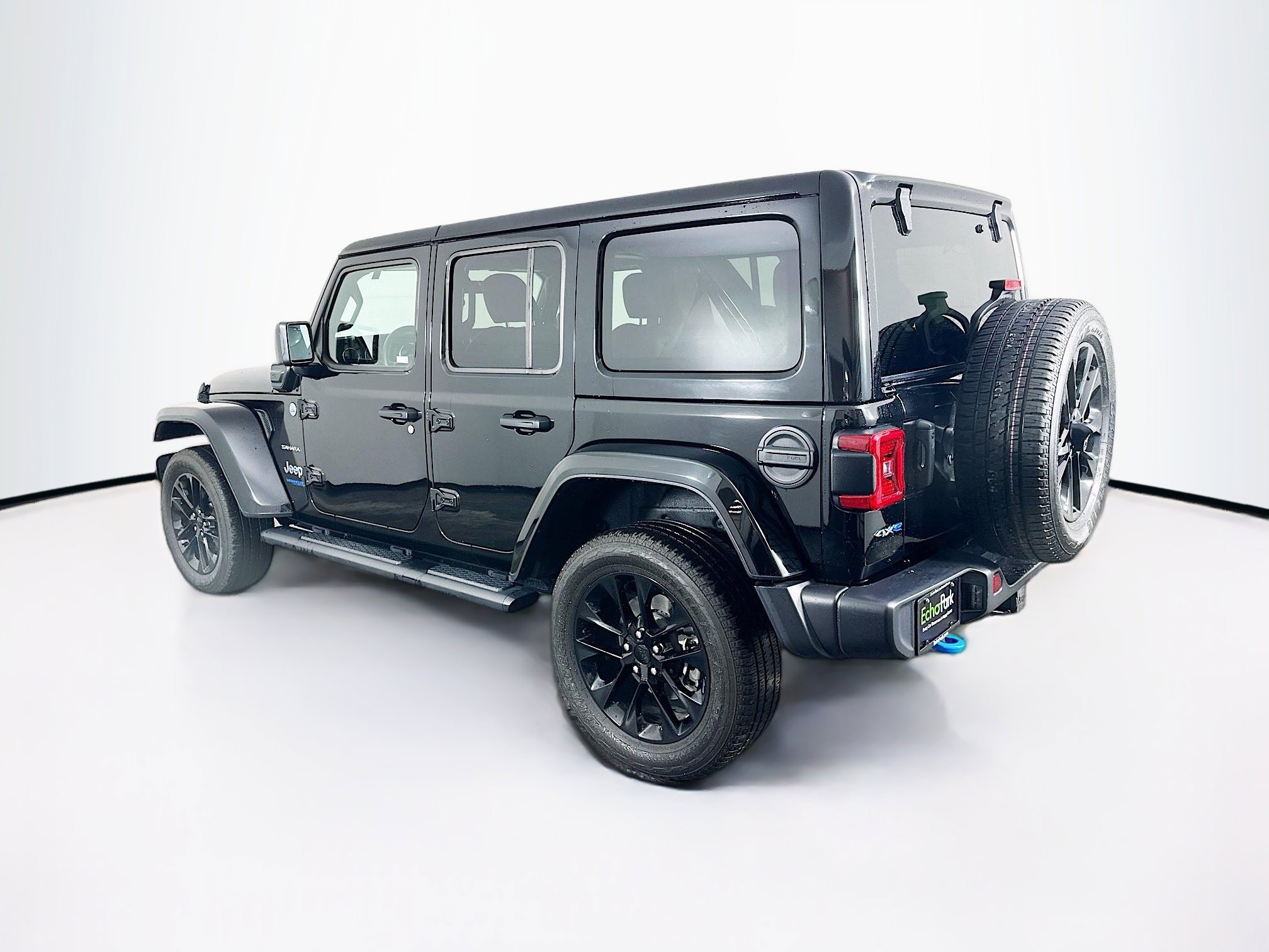 Used 2022 Jeep Wrangler Sahara w/ Cold Weather Group image 5