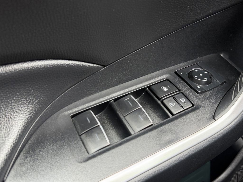 Used 2025 Toyota RAV4 XLE image 19