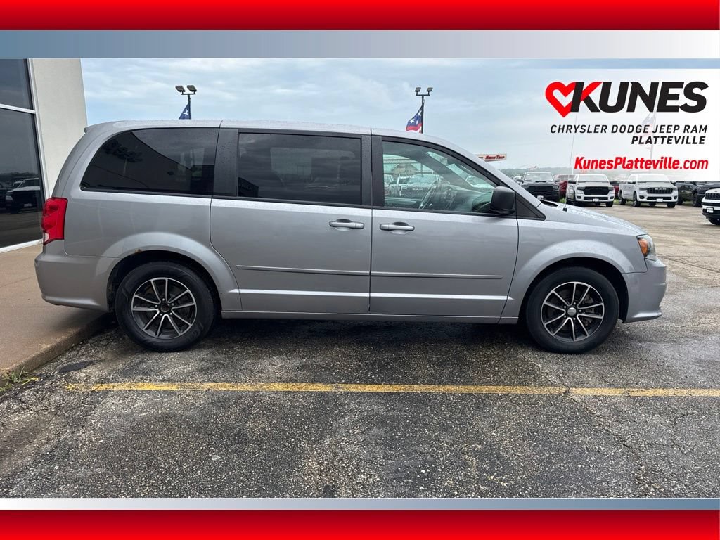 Used 2015 Dodge Grand Caravan SE w/ Quick Order Package 29E SE FWD image 11