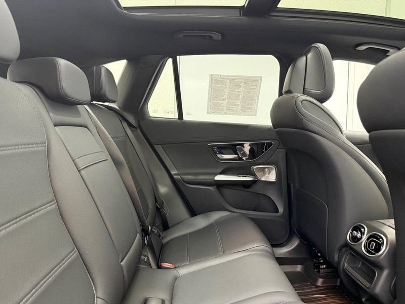 Used 2024 Mercedes-Benz GLC 300 4MATIC image 8