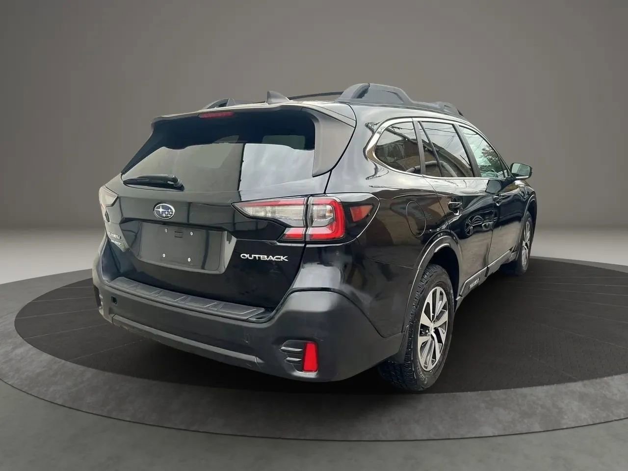 Used 2020 Subaru Outback Premium image 5