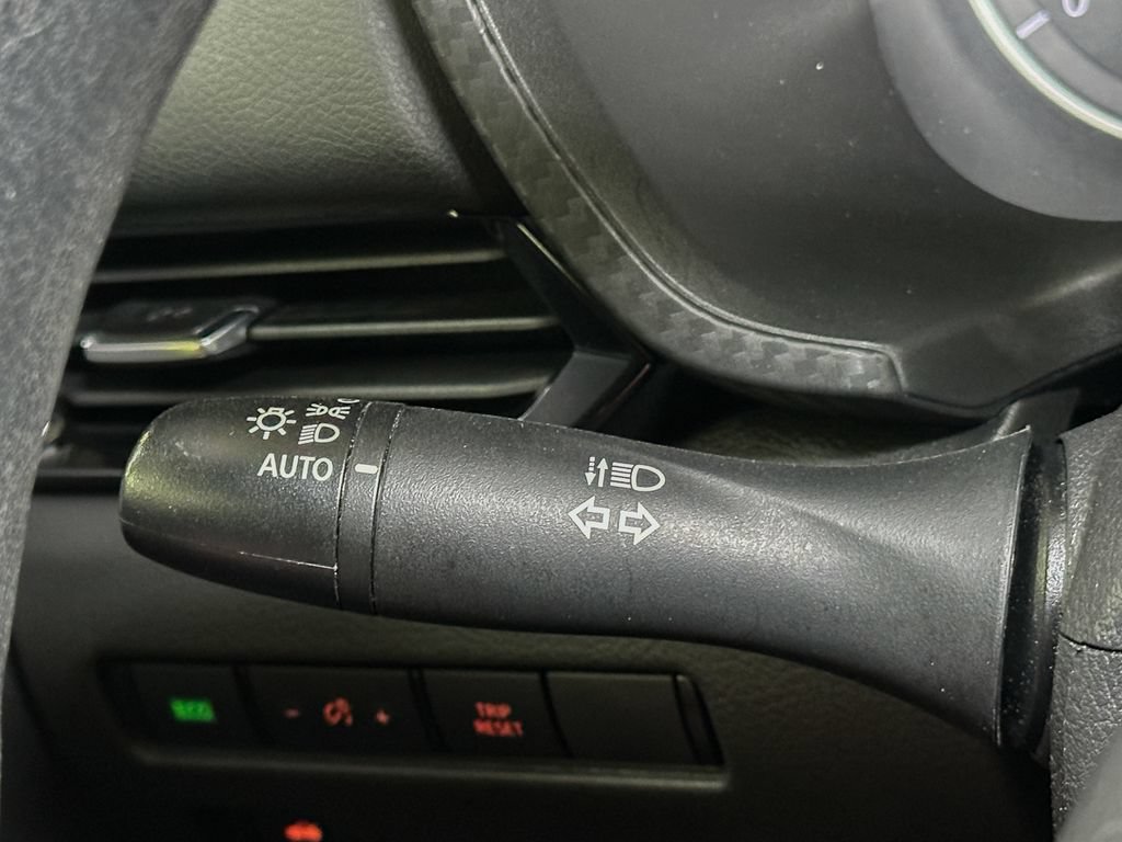 Used 2024 Nissan Sentra SV FWD image 29