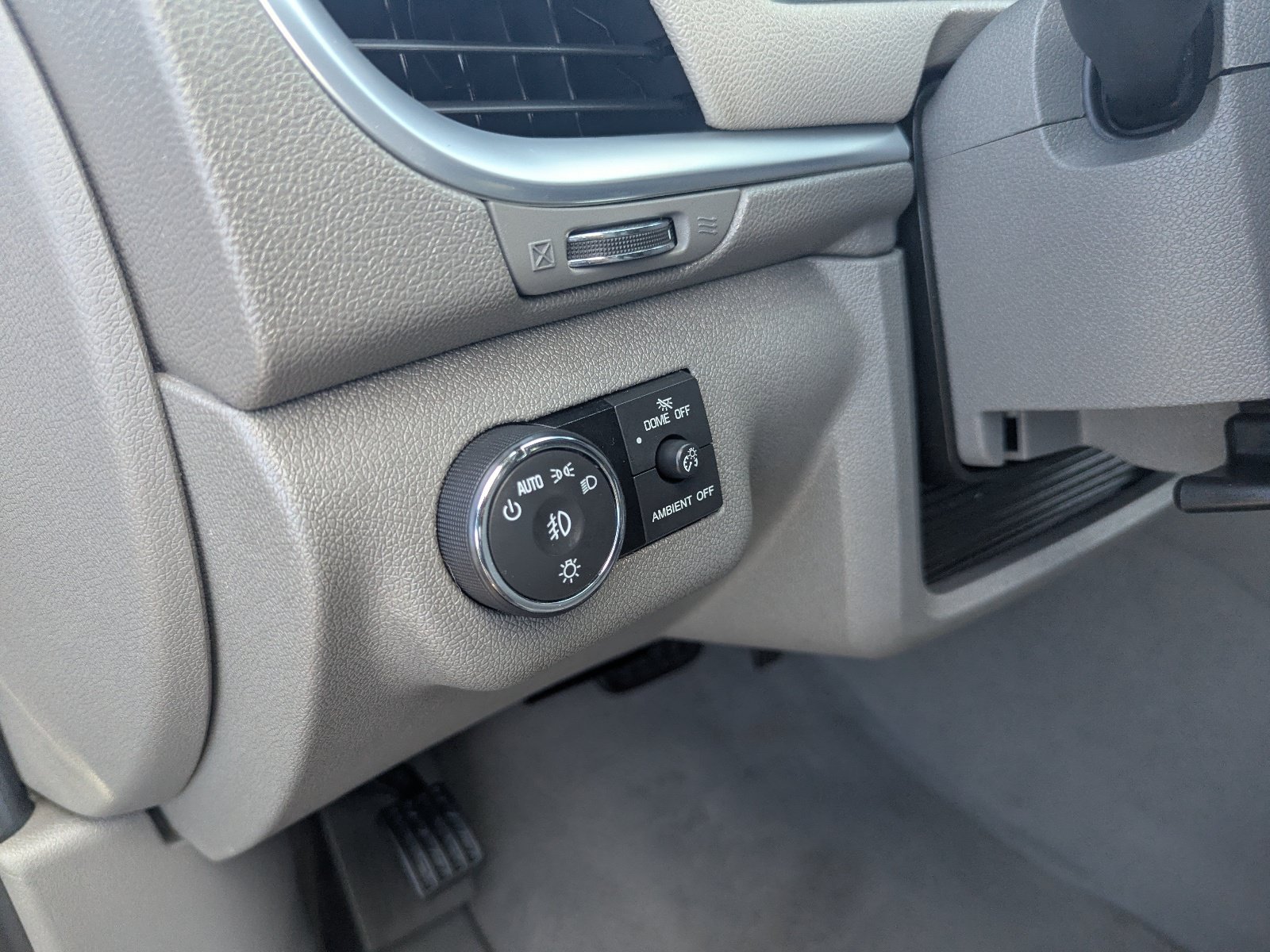Used 2015 Chevrolet Traverse LT AWD/4WD image 23