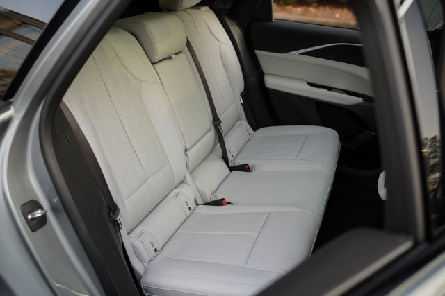 Used 2024 Cadillac Lyriq Luxury image 23