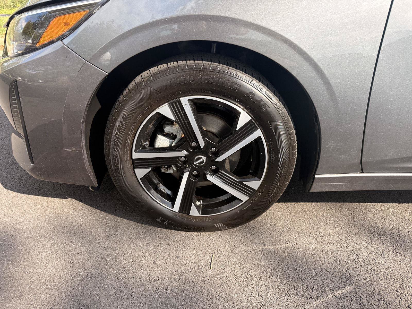 Used 2024 Nissan Sentra SV FWD image 9