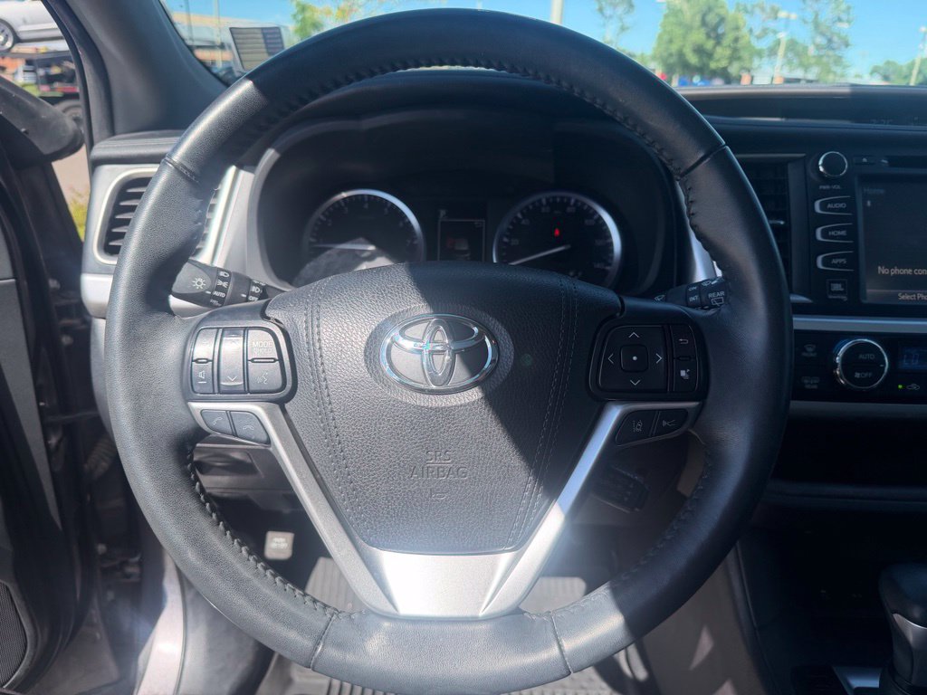 Used 2019 Toyota Highlander Limited Platinum AWD/4WD image 13