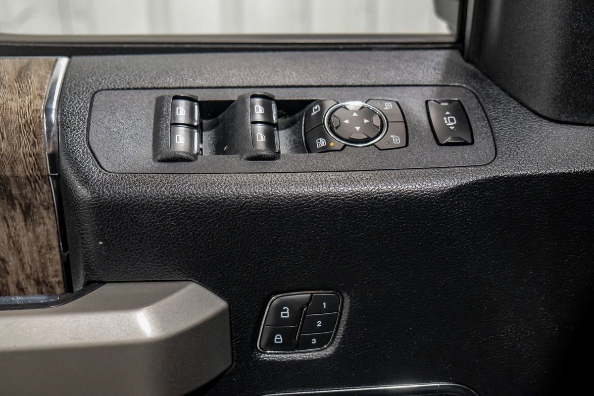 Used 2019 Ford F250 Lariat w/ Lariat Ultimate Package AWD/4WD image 44
