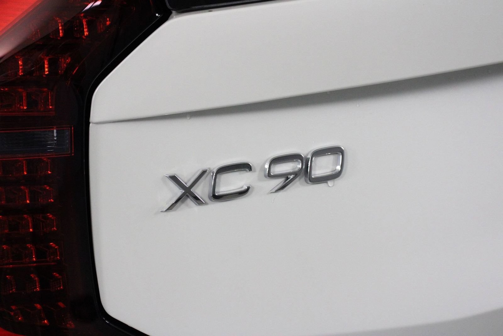 New 2025 Volvo XC90 B6 Plus AWD/4WD image 16