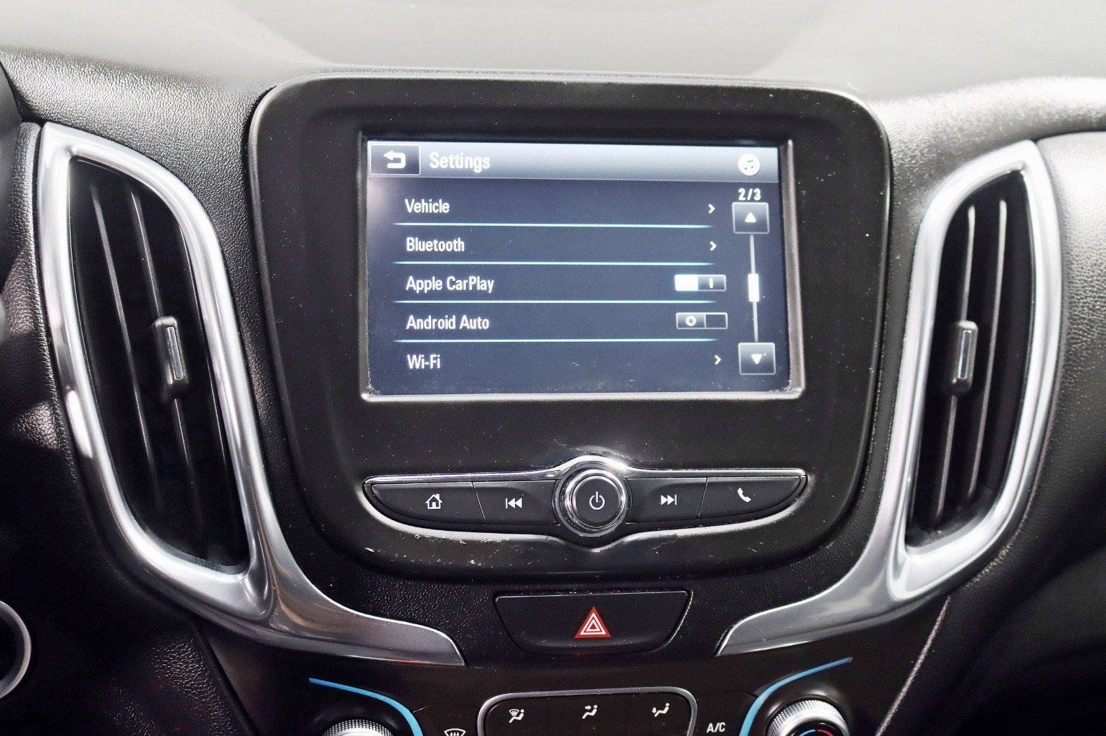 Used 2018 Chevrolet Equinox LT FWD image 20