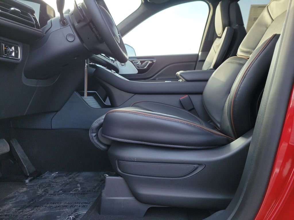 New 2026 Lincoln Aviator Black Label w/ Jet Appearance Package image 17