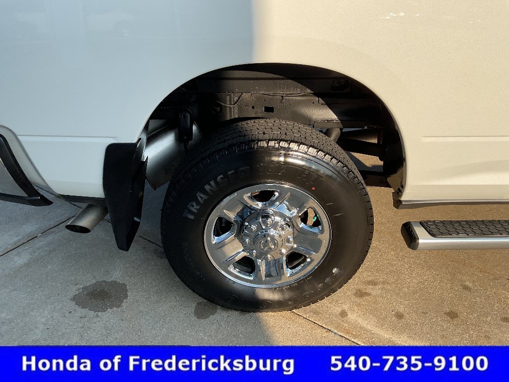 Used 2024 RAM 2500 Tradesman w/ Chrome Appearance Group AWD/4WD image 12