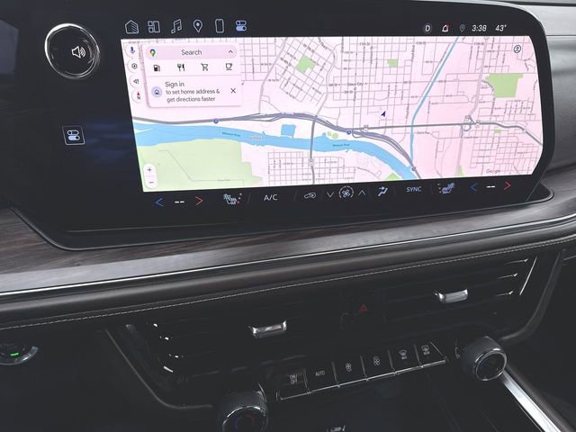 Used 2025 Chevrolet Suburban LT w/ Comfort Package image 14