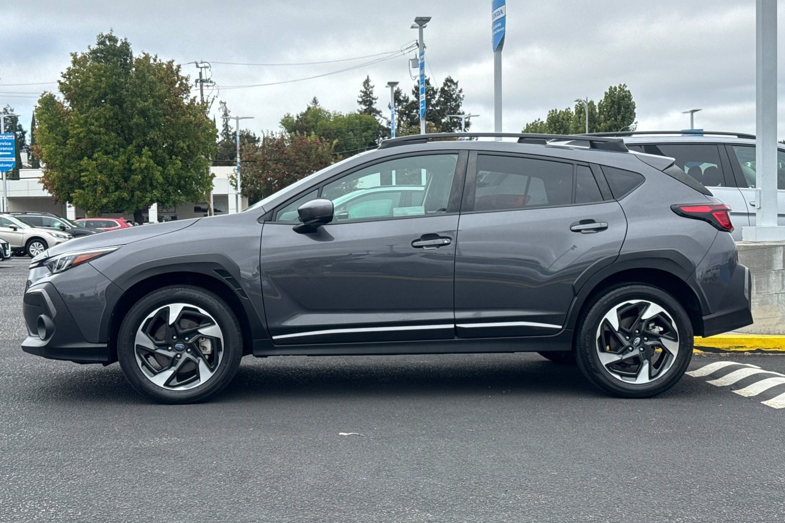 Used 2024 Subaru Crosstrek 2.5i Limited w/ Crosstrek Mirror Package AWD/4WD image 2