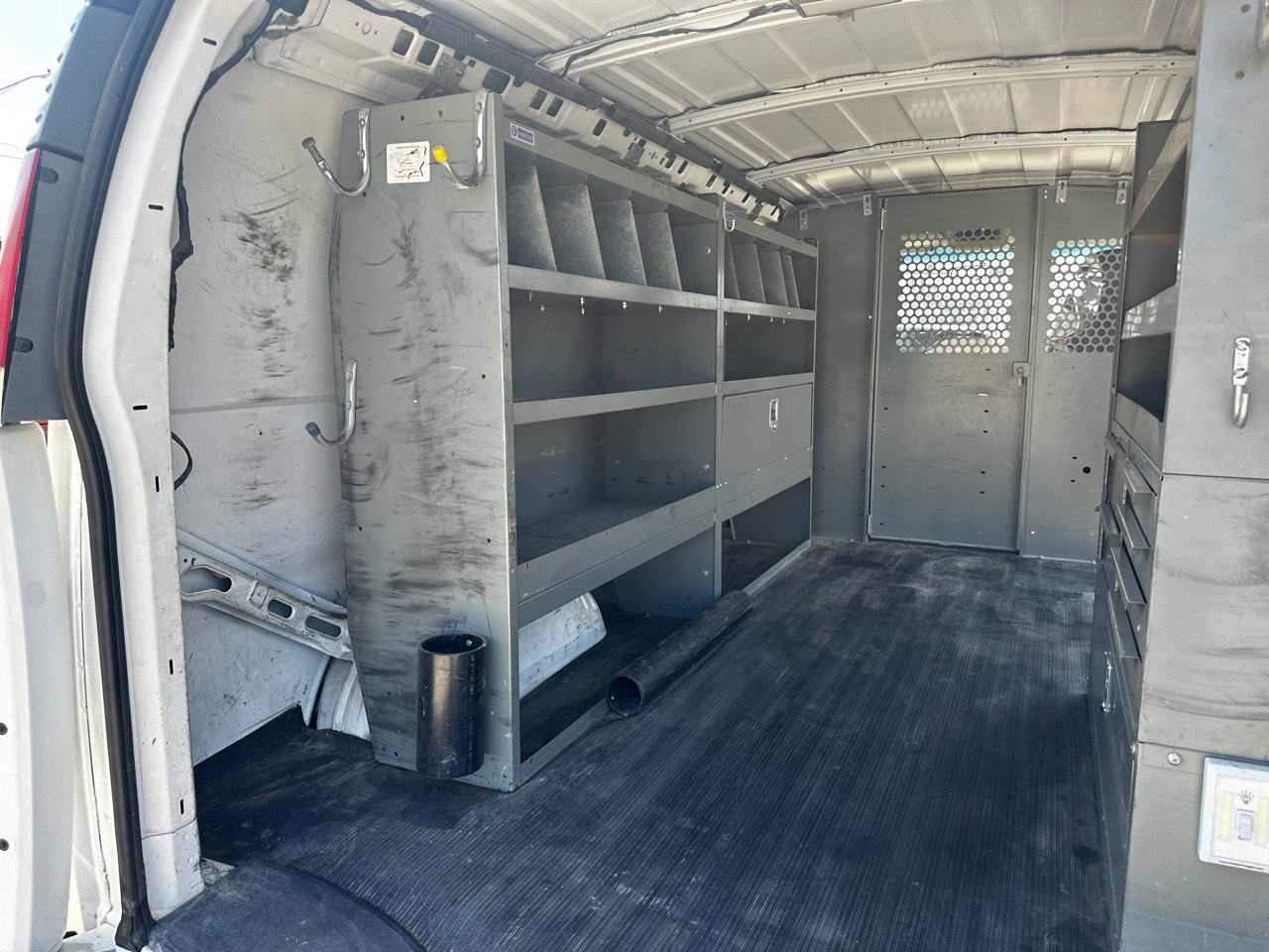 Used 2001 Chevrolet Express 1500 image 28