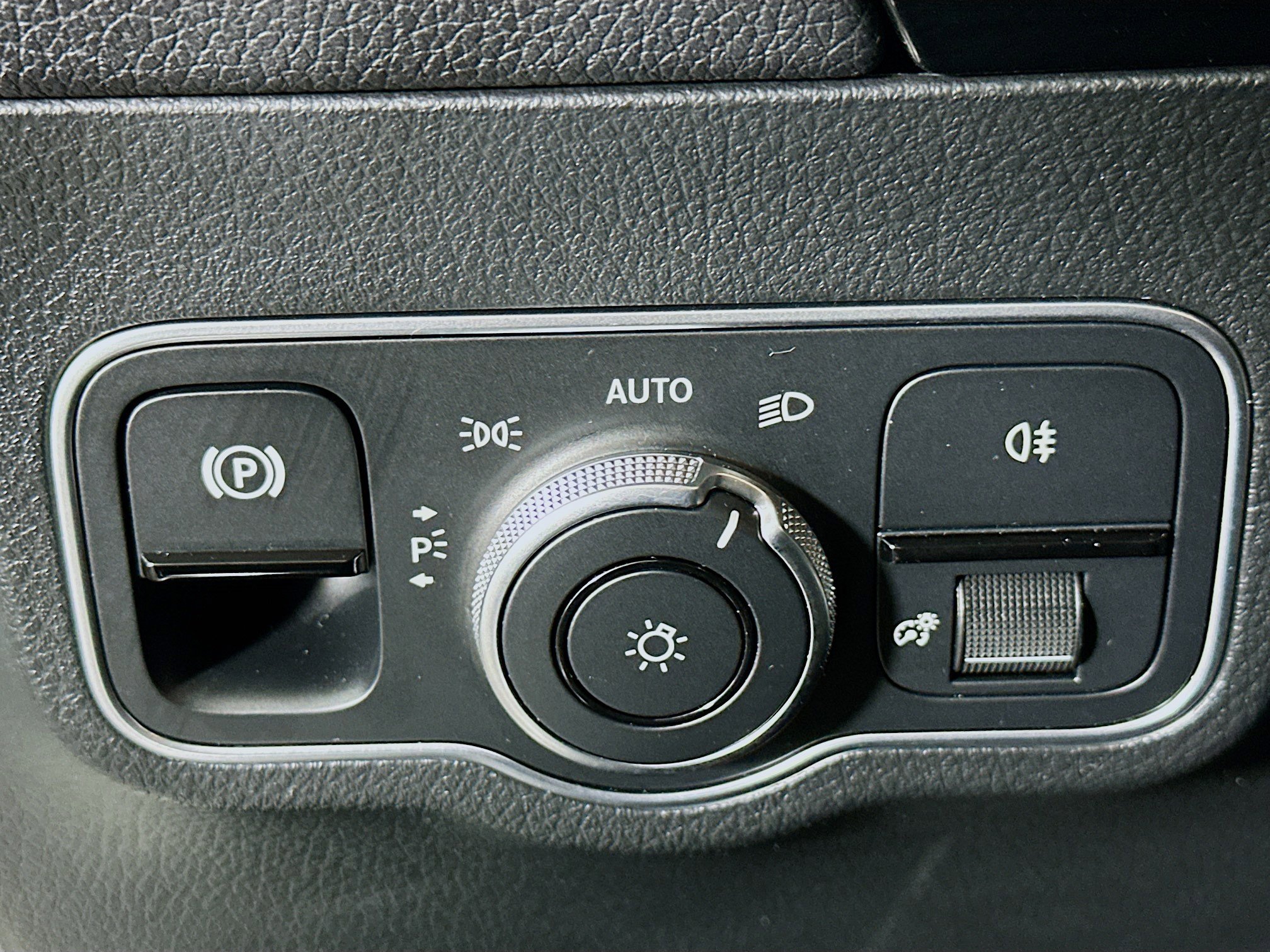 Used 2024 Mercedes-Benz GLA 250 4MATIC image 17