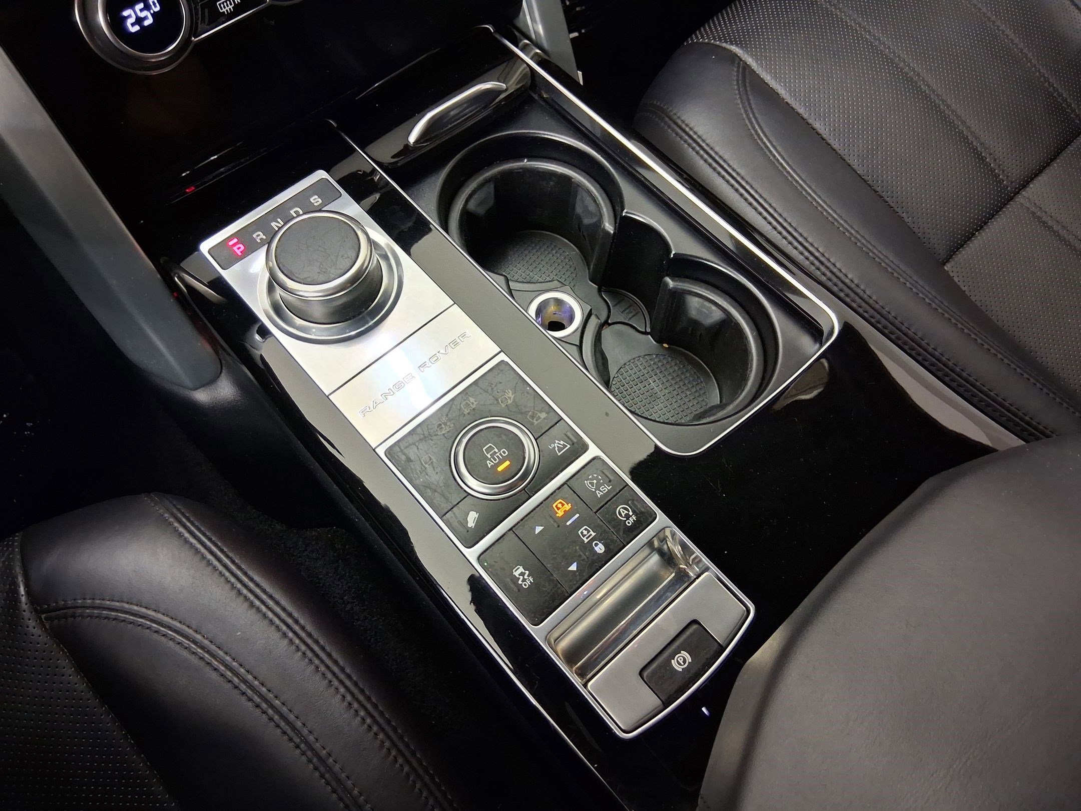 Used 2015 Land Rover Range Rover Supercharged image 30