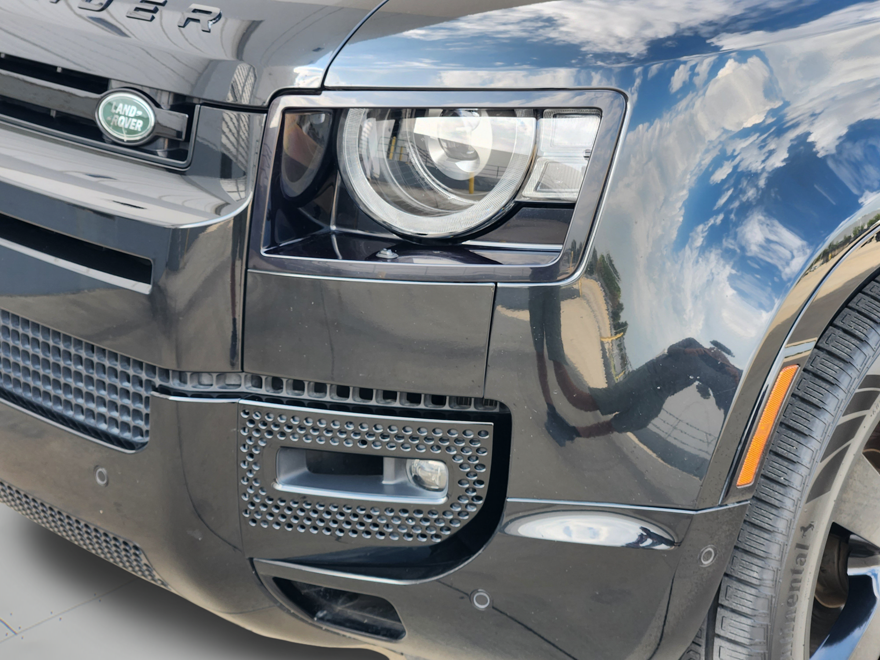 Certified 2023 Land Rover Defender 130 X AWD/4WD image 9