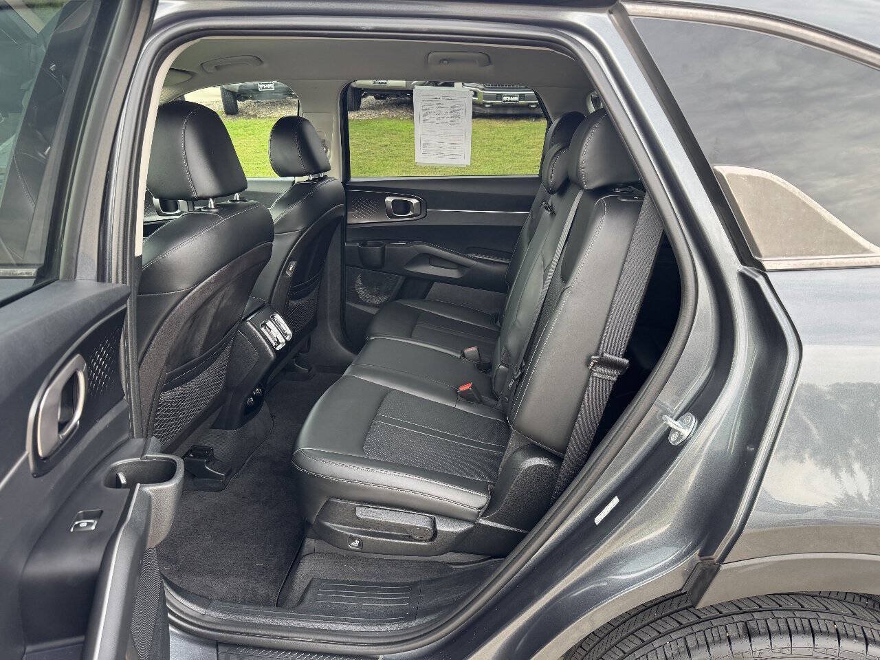 Used 2021 Kia Sorento S AWD/4WD image 12