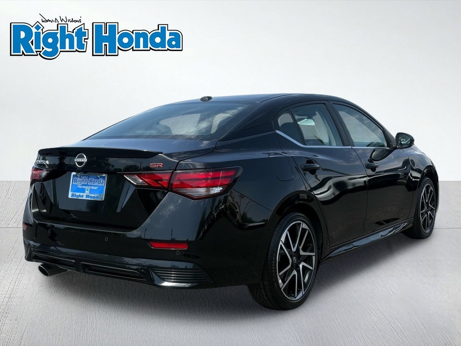 Used 2025 Nissan Sentra SR FWD image 7
