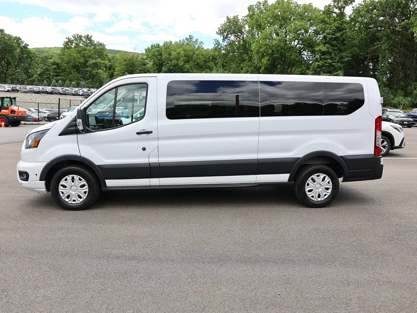 Used 2025 Ford Transit 350 XLT RWD image 4