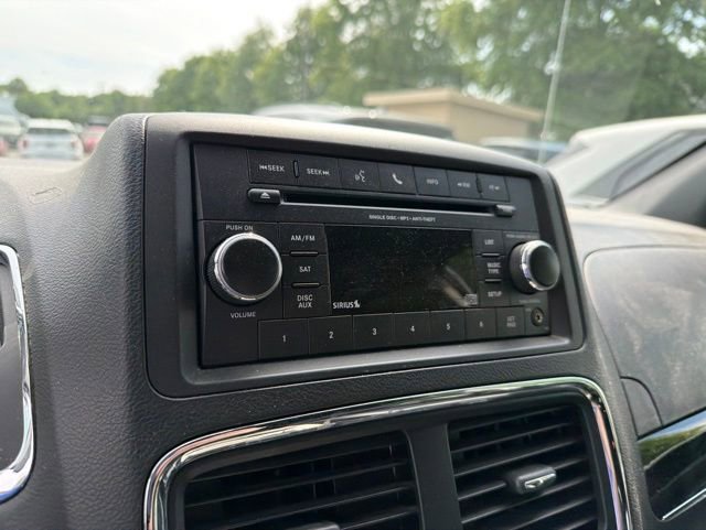 Used 2017 Dodge Grand Caravan SXT FWD image 13
