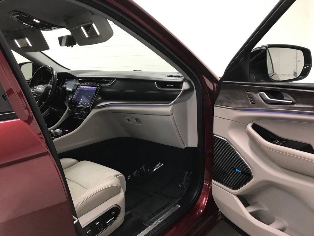 Used 2021 Jeep Grand Cherokee L Overland w/ Luxury Tech Group IV image 41