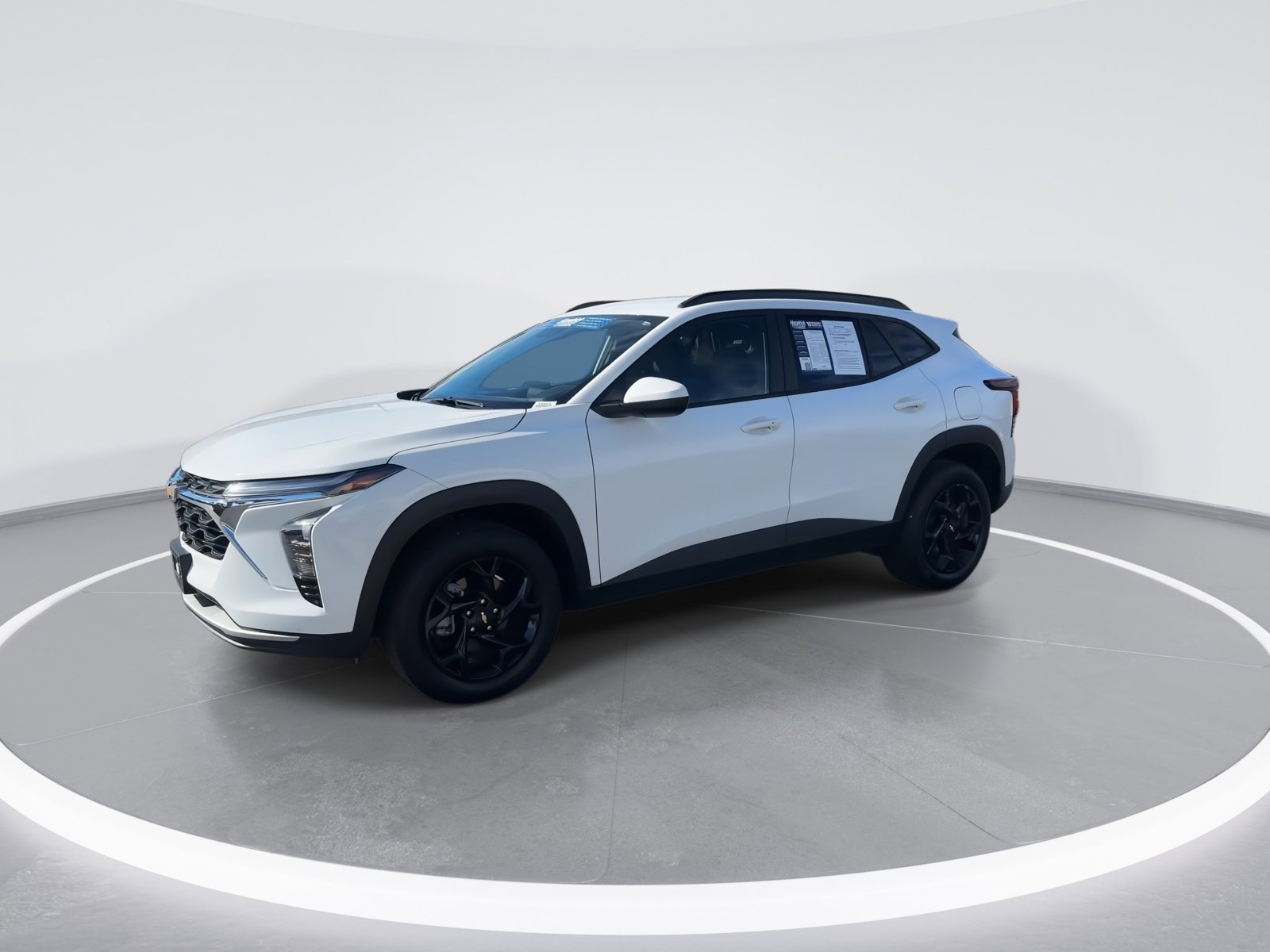 Used 2025 Chevrolet Trax LT w/ LT Convenience Package image 5