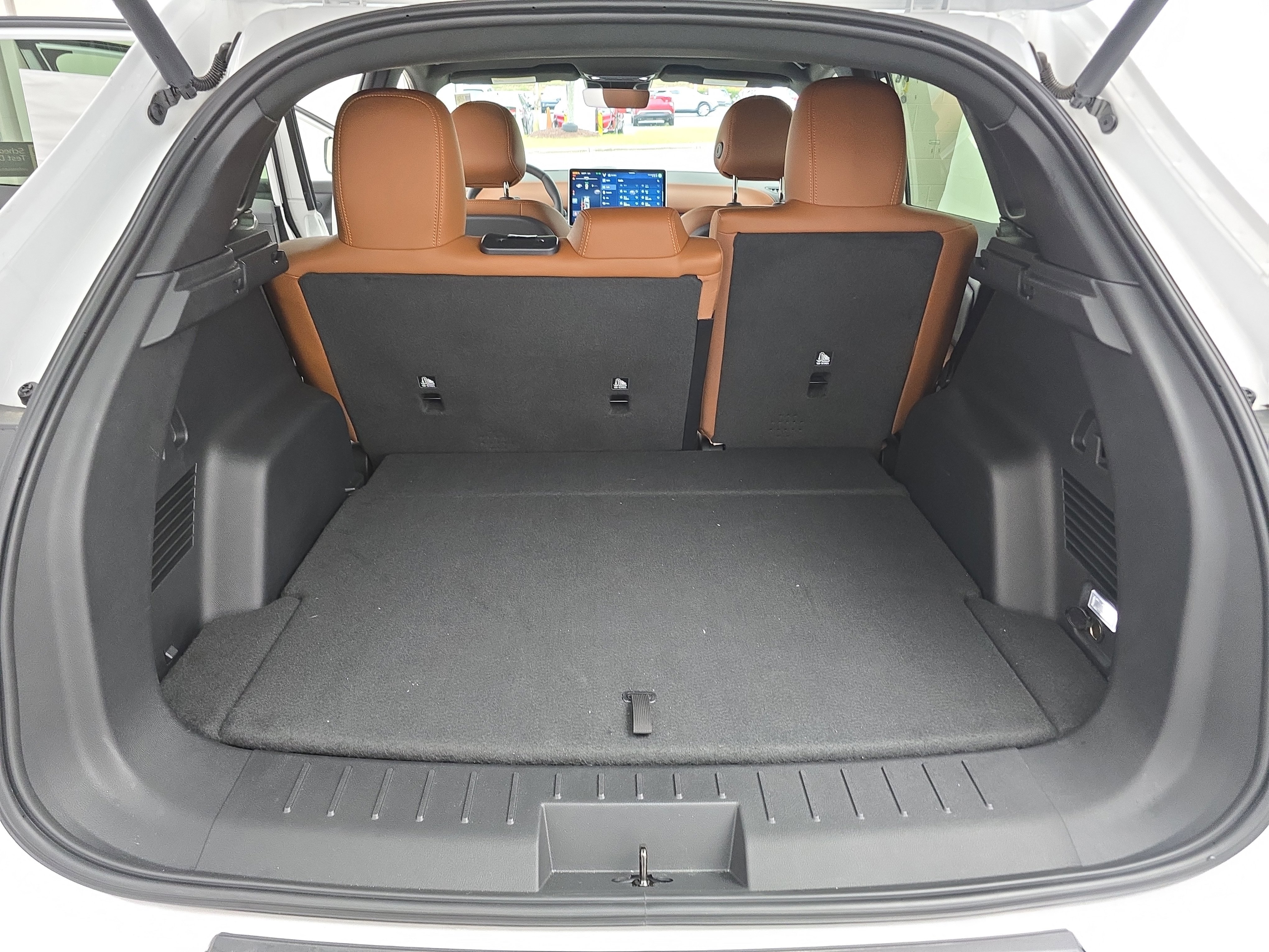 New 2025 VinFast VF 8 Plus image 12