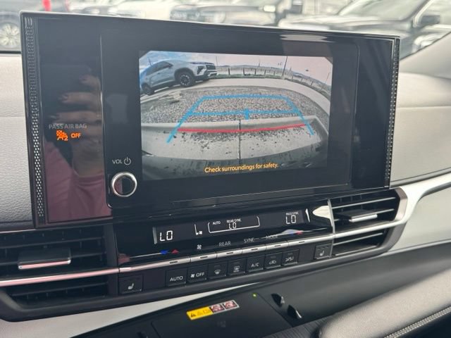 Used 2026 Toyota Sienna LE AWD/4WD image 33