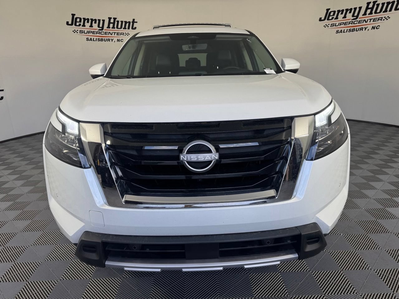 Used 2025 Nissan Pathfinder Platinum w/ Cargo Package FWD image 5