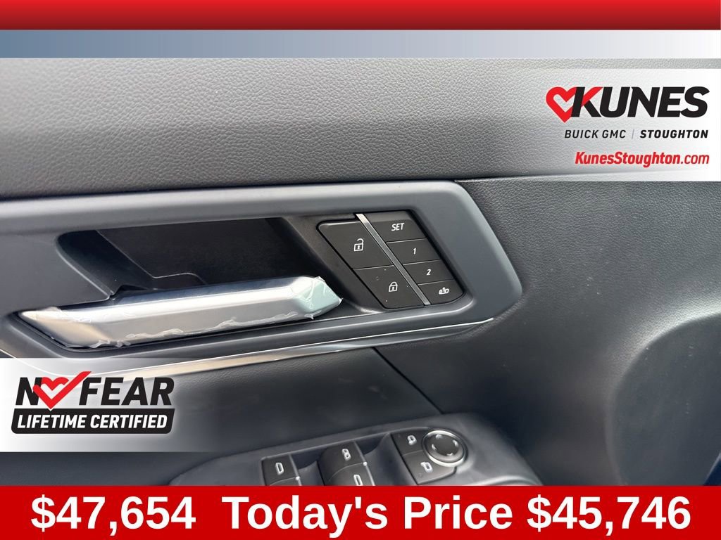 New 2026 GMC Terrain Denali w/ LPO, Black Badging Package AWD/4WD image 24