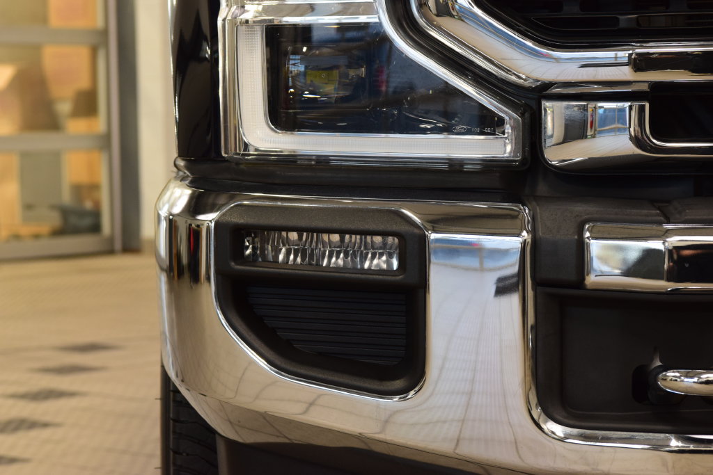 Used 2021 Ford F250 Lariat w/ Lariat Ultimate Package AWD/4WD image 14