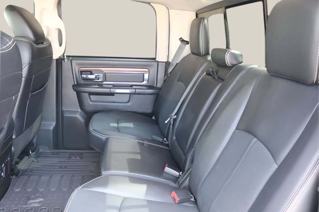 Used 2018 RAM 1500 Laramie w/ Convenience Group AWD/4WD image 16