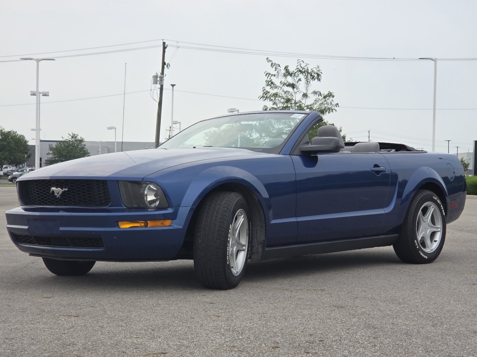Used 2006 Ford Mustang Convertible RWD image 10
