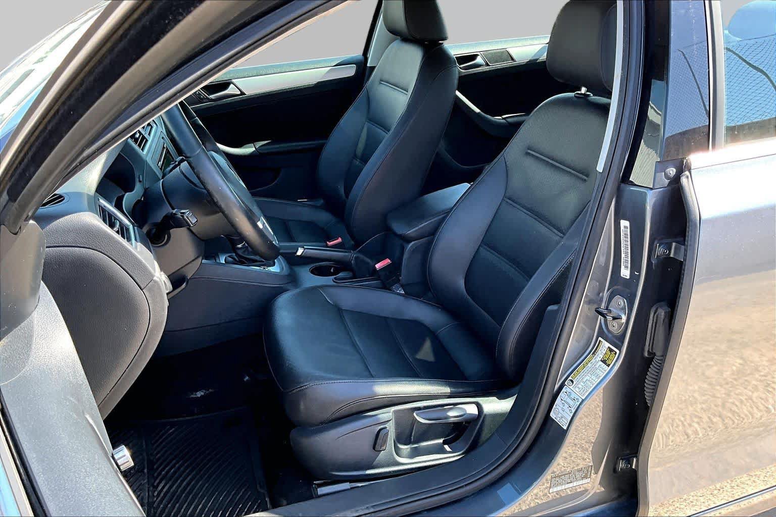 Used 2013 Volkswagen Jetta SE FWD image 10