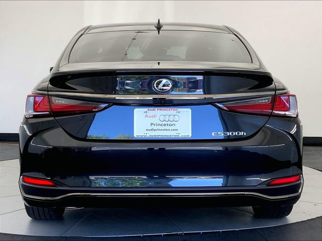 Used 2025 Lexus ES 300h F Sport w/ Technology Package FWD image 6