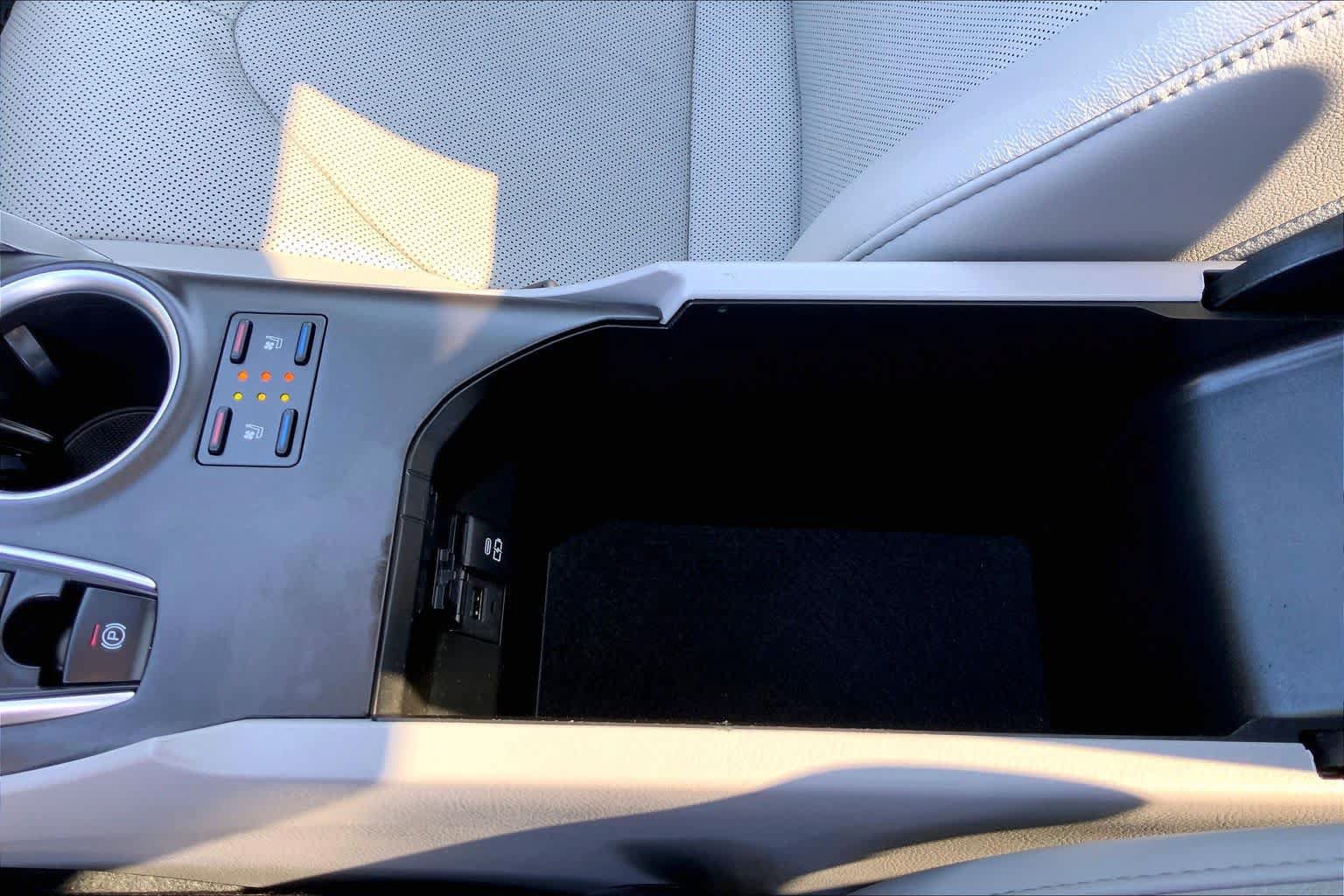 Used 2023 Toyota Camry XLE w/ Navigation Package FWD image 36