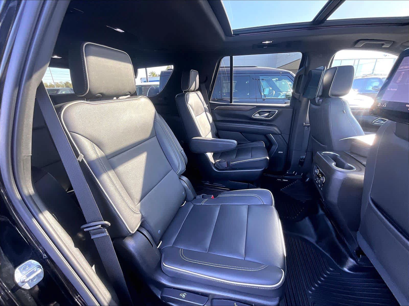 Used 2021 Chevrolet Tahoe Premier AWD/4WD image 32
