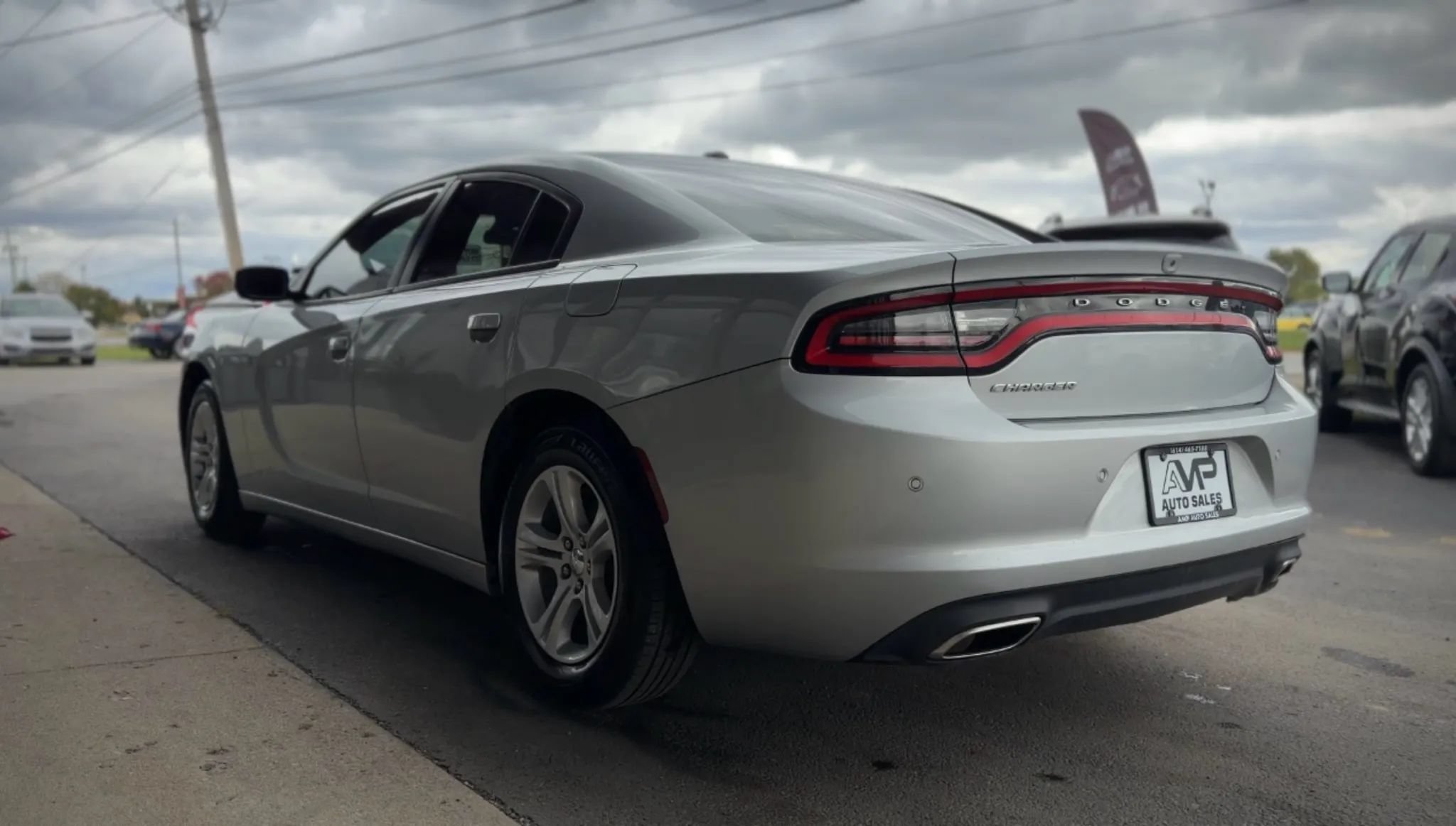Used 2019 Dodge Charger SXT w/ Leather Interior Group RWD image 5
