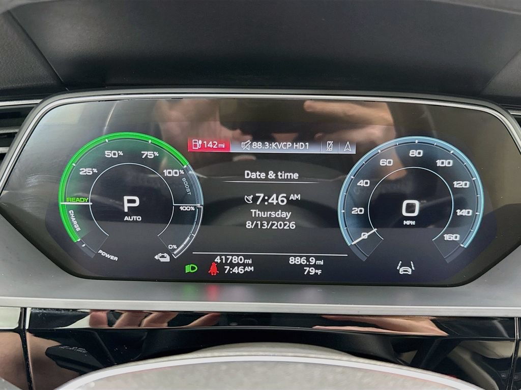 Certified 2024 Audi Q8 e-tron Premium Plus AWD/4WD image 33