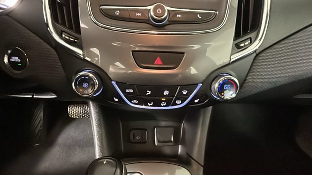 Used 2019 Chevrolet Cruze LT w/ Convenience Package FWD image 22