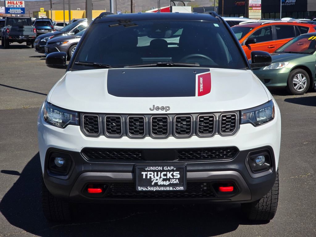 Used 2024 Jeep Compass Trailhawk image 8