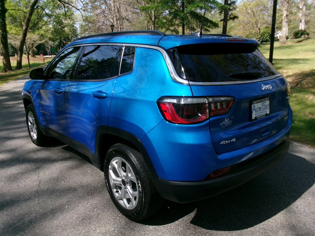 Used 2025 Jeep Compass Latitude AWD/4WD image 7