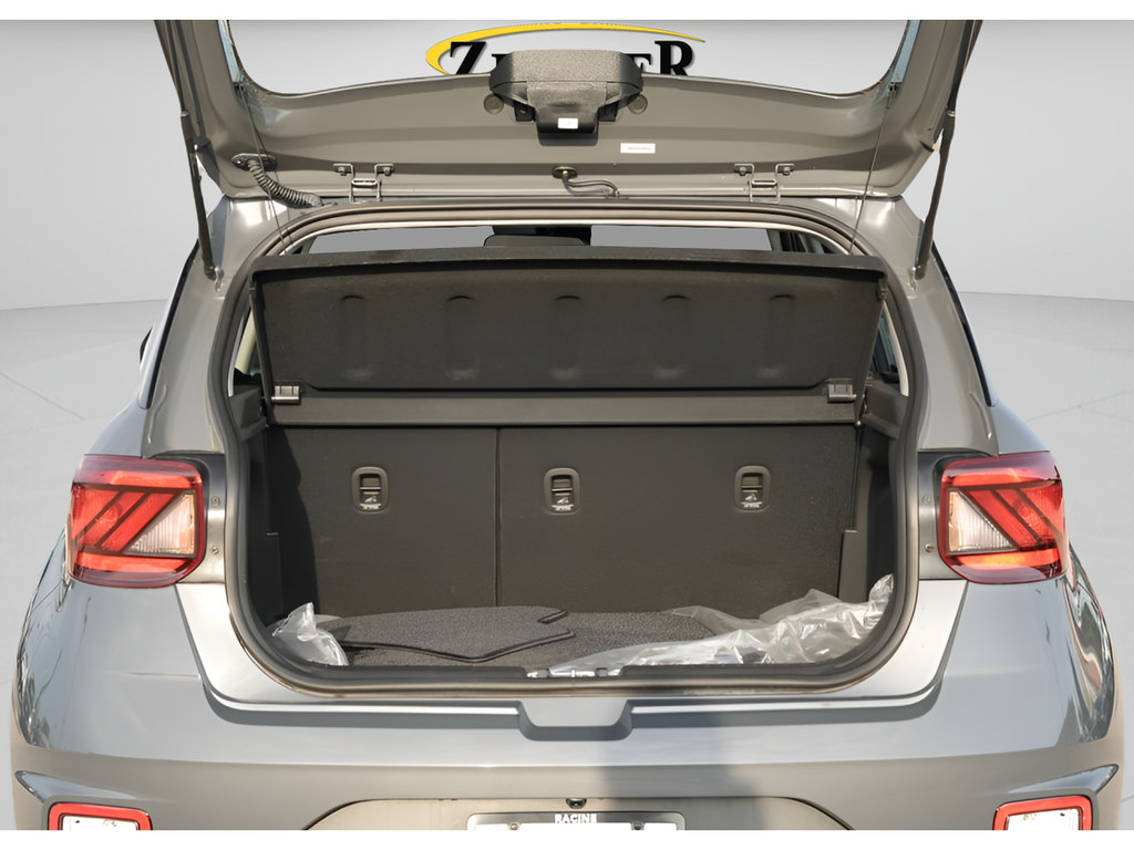 Certified 2026 Hyundai Venue SEL FWD image 11