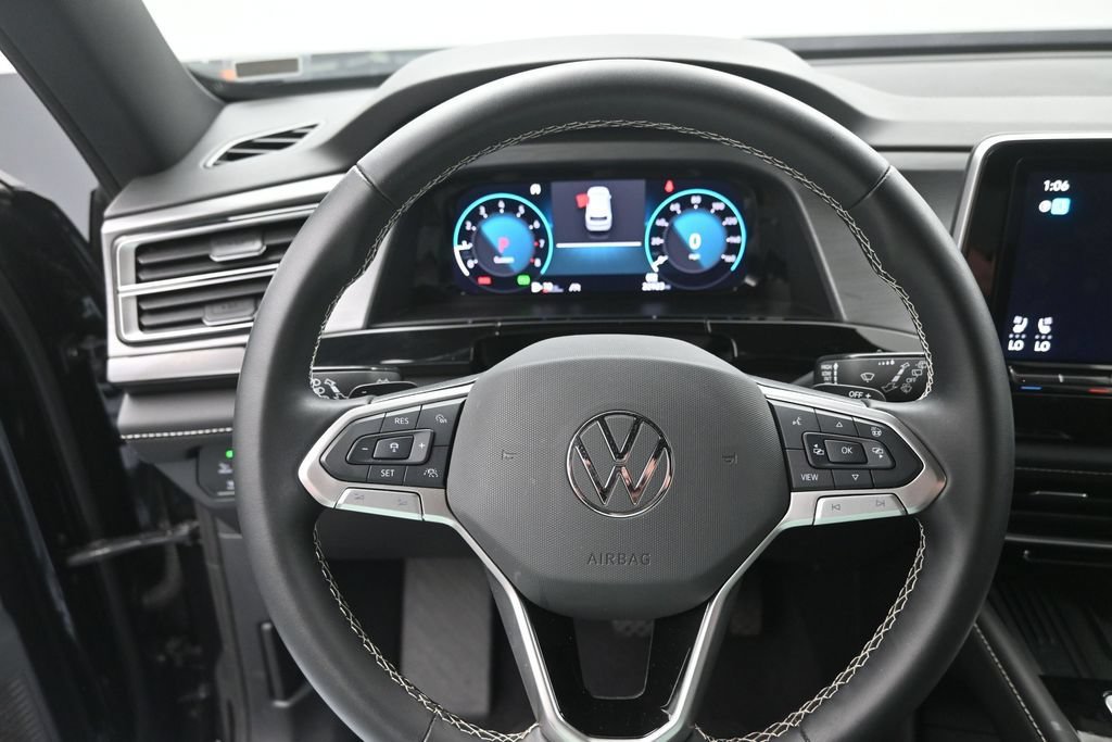 Used 2026 Volkswagen Atlas Cross Sport SE AWD/4WD image 3